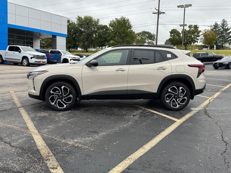 Chevrolet Trax Vehicle Full-screen Gallery Image 2