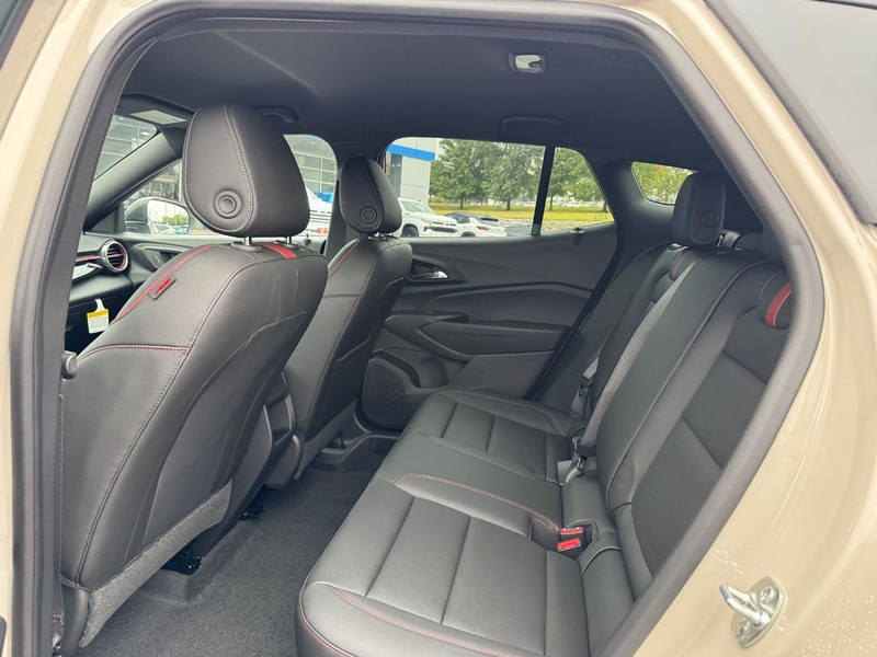 Chevrolet Trax Vehicle Full-screen Gallery Image 5