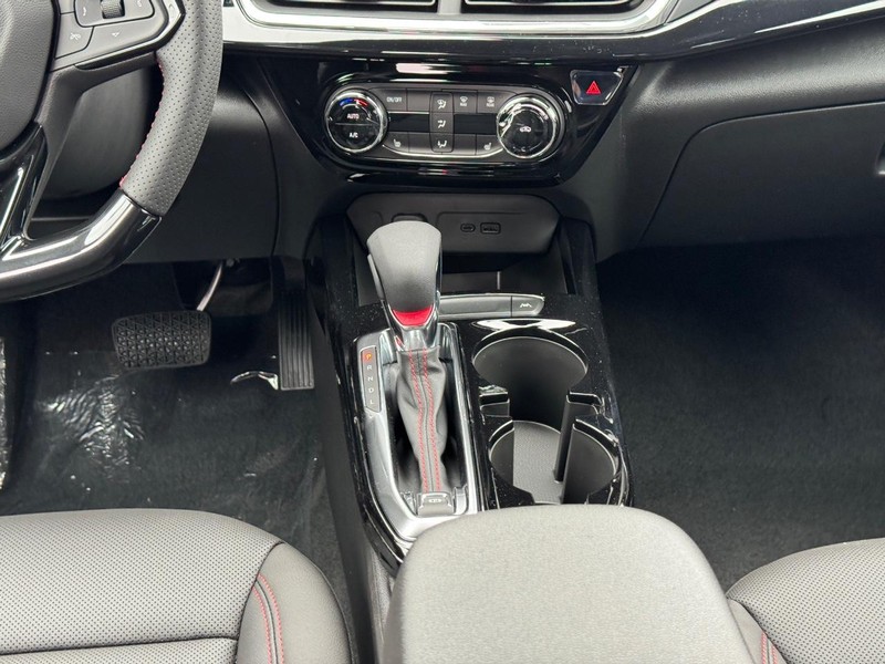 Chevrolet Trax Vehicle Full-screen Gallery Image 9