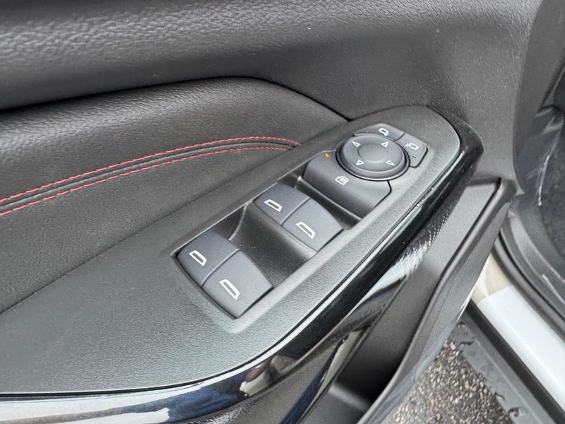 Chevrolet Trax Vehicle Full-screen Gallery Image 11