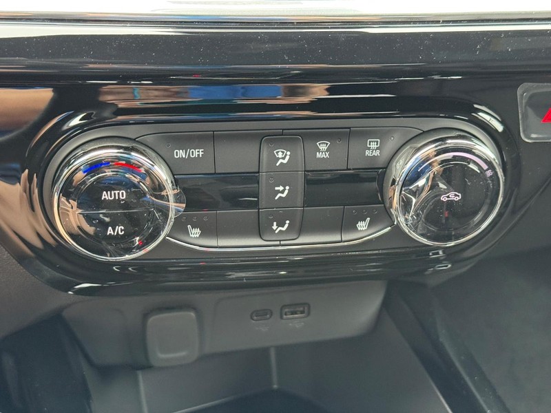 Chevrolet Trax Vehicle Full-screen Gallery Image 15