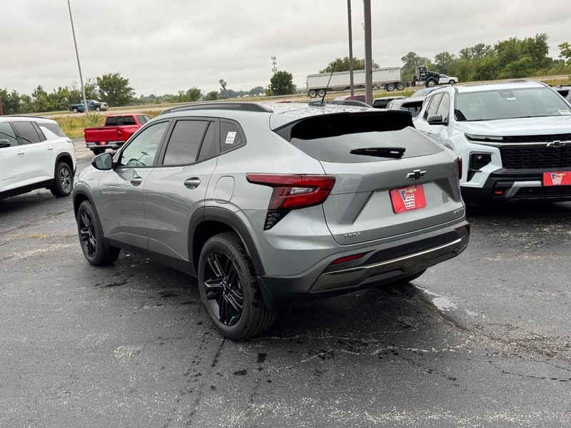 Chevrolet Trax Vehicle Full-screen Gallery Image 3