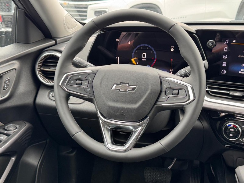 Chevrolet Trax Vehicle Full-screen Gallery Image 7