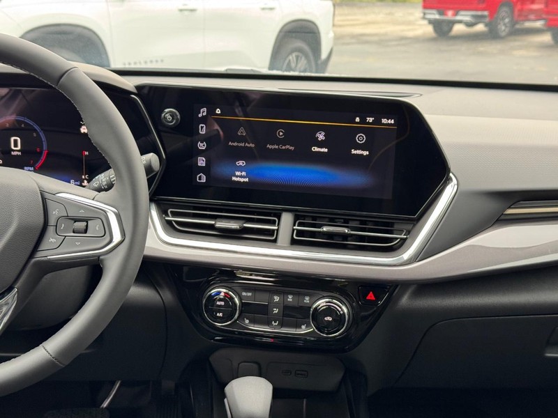 Chevrolet Trax Vehicle Full-screen Gallery Image 8