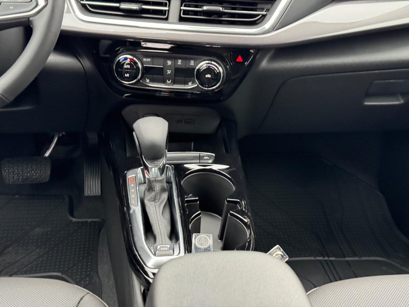 Chevrolet Trax Vehicle Full-screen Gallery Image 9