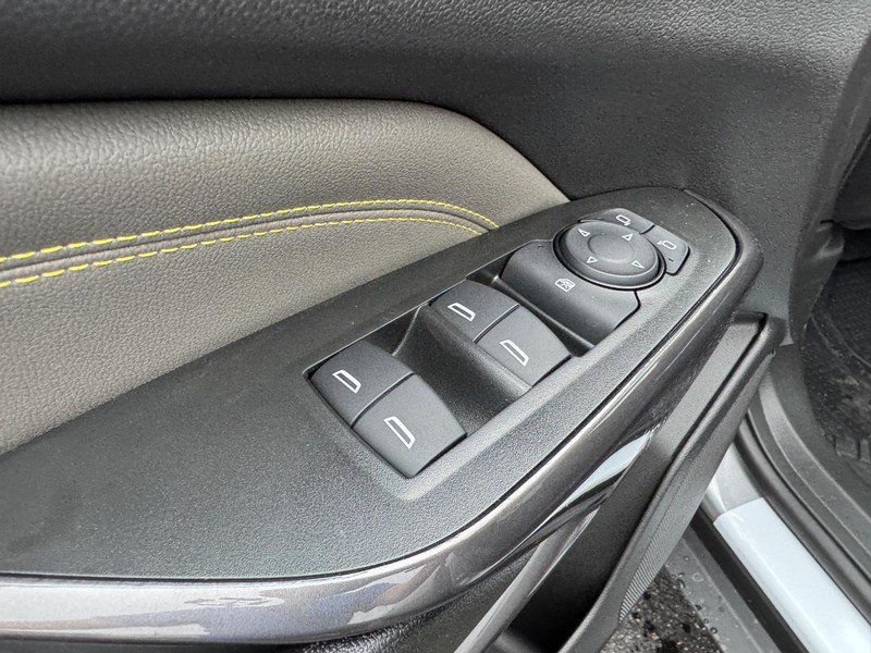 Chevrolet Trax Vehicle Full-screen Gallery Image 10