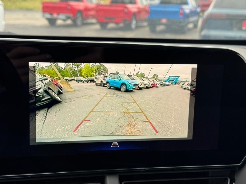 Chevrolet Trax Vehicle Full-screen Gallery Image 15