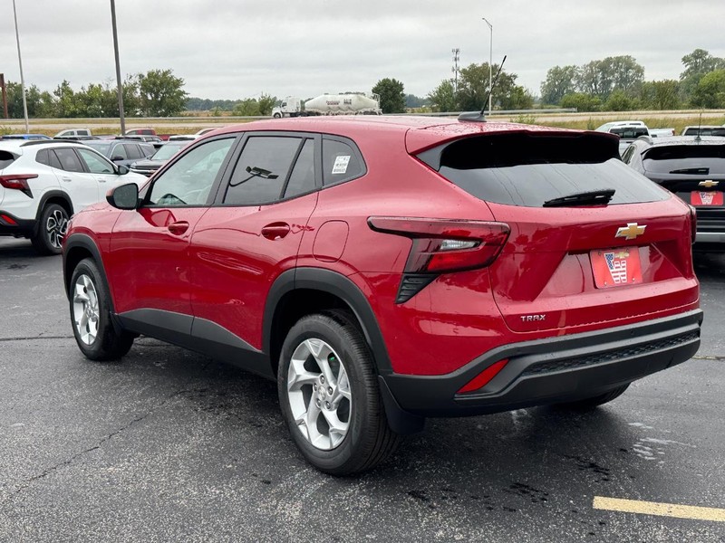 Chevrolet Trax Vehicle Full-screen Gallery Image 3
