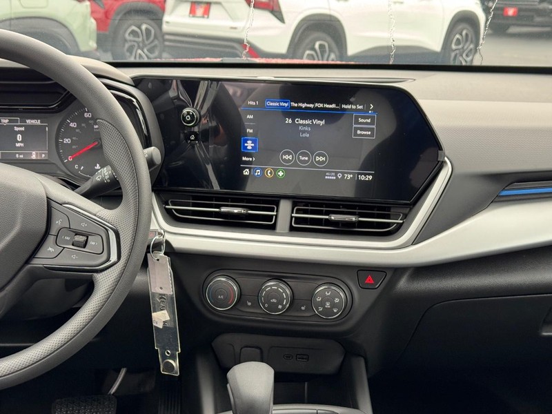 Chevrolet Trax Vehicle Full-screen Gallery Image 8