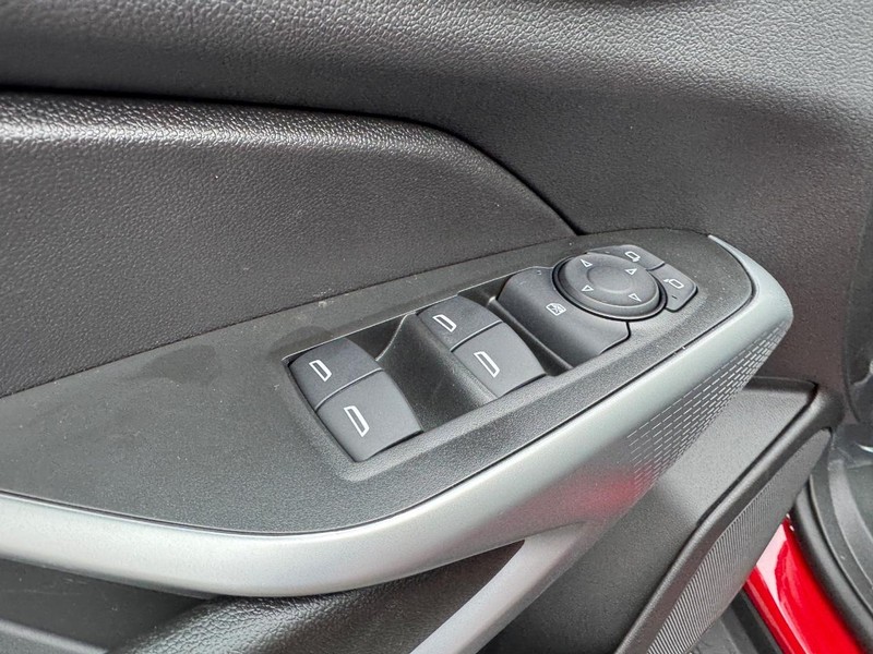 Chevrolet Trax Vehicle Full-screen Gallery Image 11