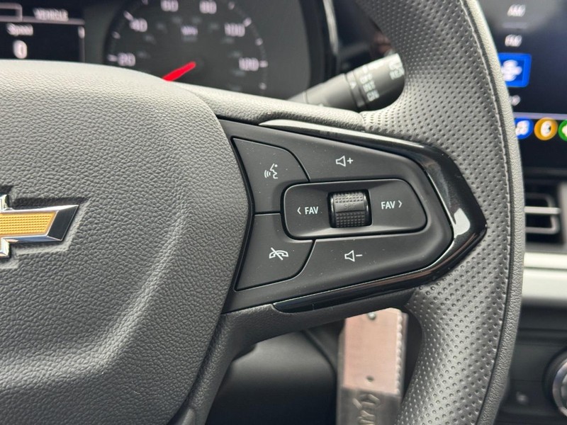 Chevrolet Trax Vehicle Full-screen Gallery Image 14