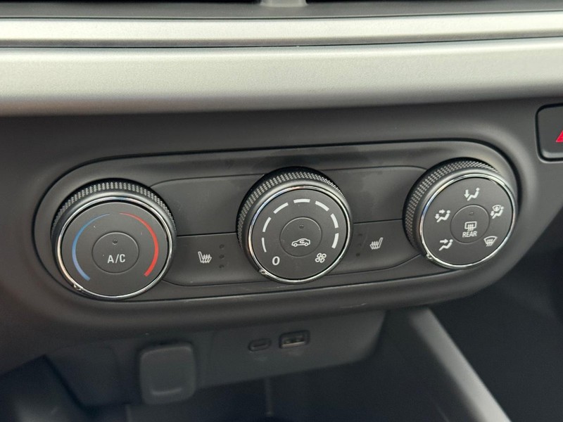 Chevrolet Trax Vehicle Full-screen Gallery Image 15