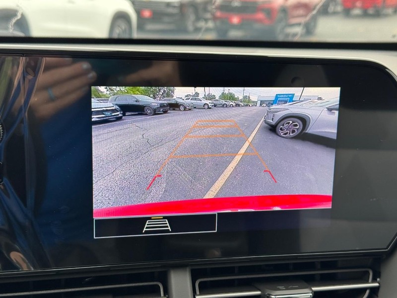 Chevrolet Trax Vehicle Full-screen Gallery Image 16