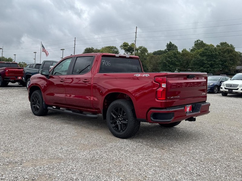 Chevrolet Silverado 1500 Vehicle Full-screen Gallery Image 3