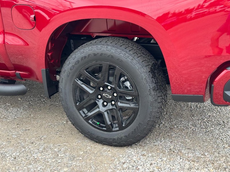 Chevrolet Silverado 1500 Vehicle Full-screen Gallery Image 4