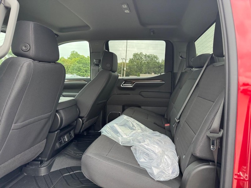 Chevrolet Silverado 1500 Vehicle Full-screen Gallery Image 5