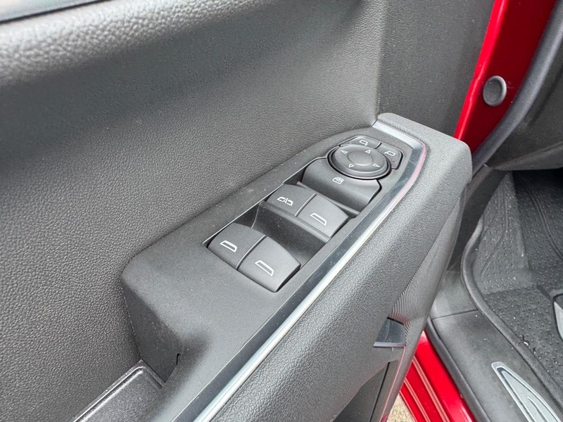 Chevrolet Silverado 1500 Vehicle Full-screen Gallery Image 10