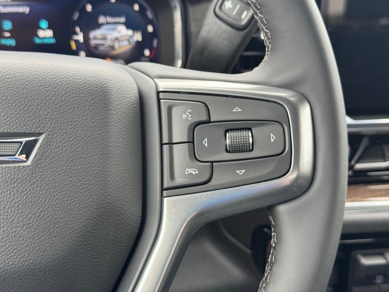 Chevrolet Silverado 1500 Vehicle Full-screen Gallery Image 13