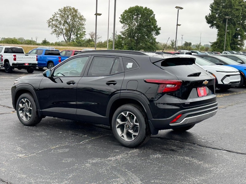 Chevrolet Trax Vehicle Full-screen Gallery Image 3