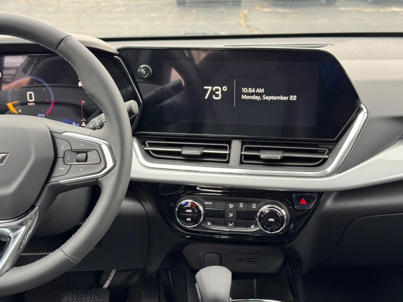 Chevrolet Trax Vehicle Full-screen Gallery Image 8