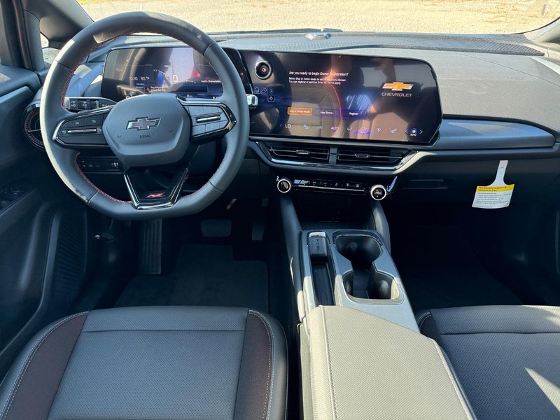 Chevrolet Equinox EV Vehicle Full-screen Gallery Image 6