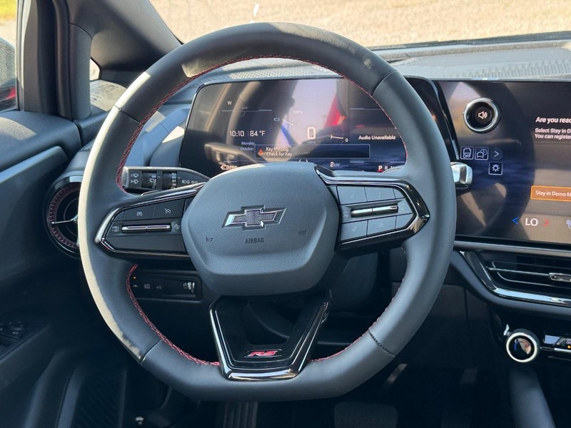 Chevrolet Equinox EV Vehicle Full-screen Gallery Image 7