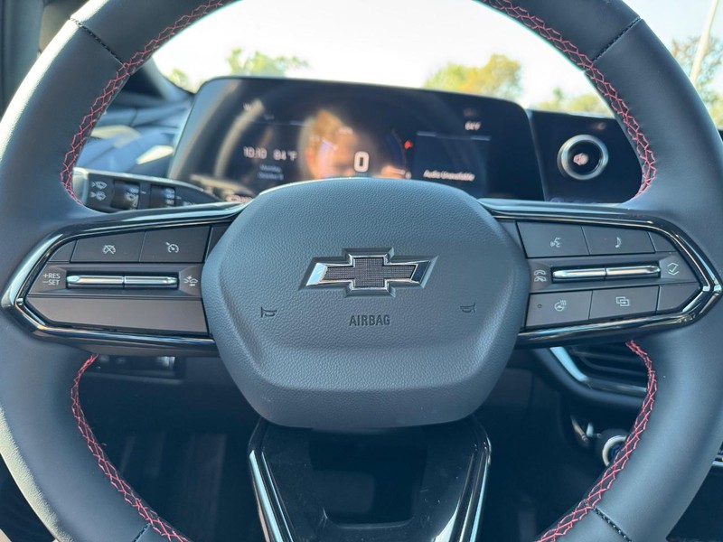 Chevrolet Equinox EV Vehicle Full-screen Gallery Image 12