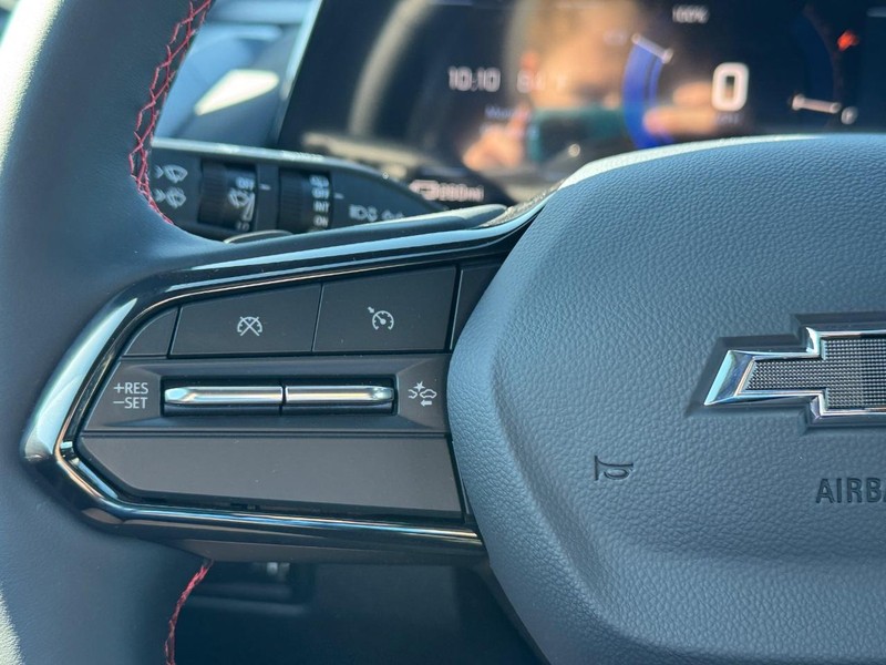 Chevrolet Equinox EV Vehicle Full-screen Gallery Image 13