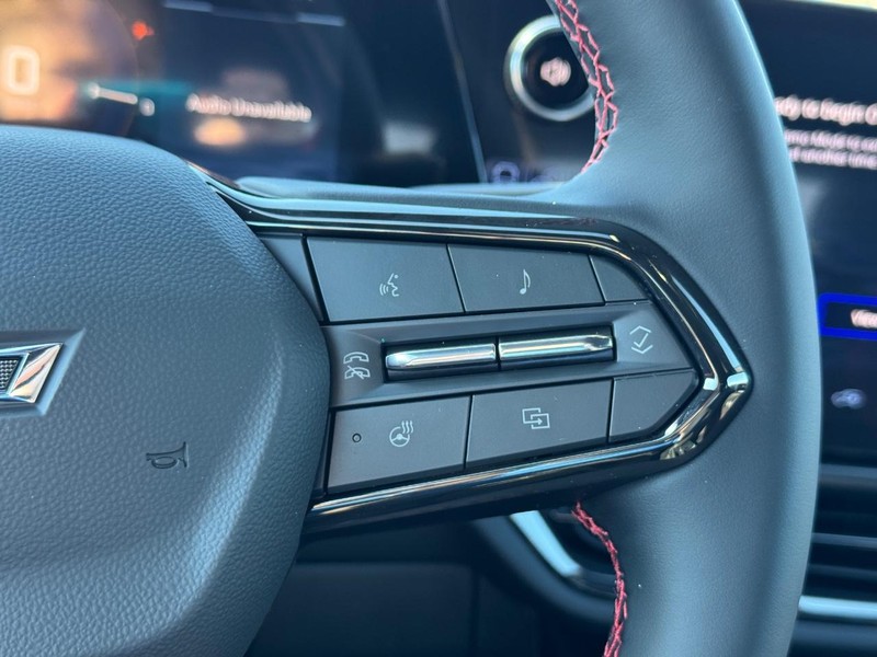 Chevrolet Equinox EV Vehicle Full-screen Gallery Image 14