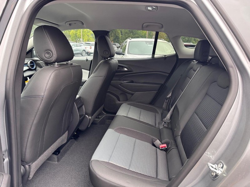 Chevrolet Trax Vehicle Full-screen Gallery Image 5