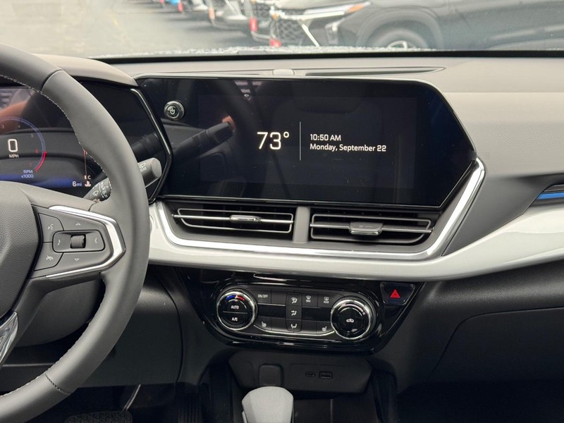 Chevrolet Trax Vehicle Full-screen Gallery Image 8