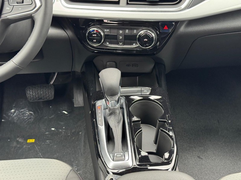 Chevrolet Trax Vehicle Full-screen Gallery Image 9