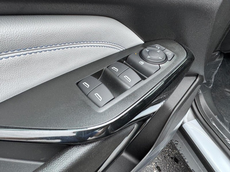 Chevrolet Trax Vehicle Full-screen Gallery Image 11