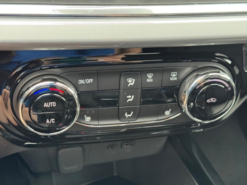 Chevrolet Trax Vehicle Full-screen Gallery Image 15