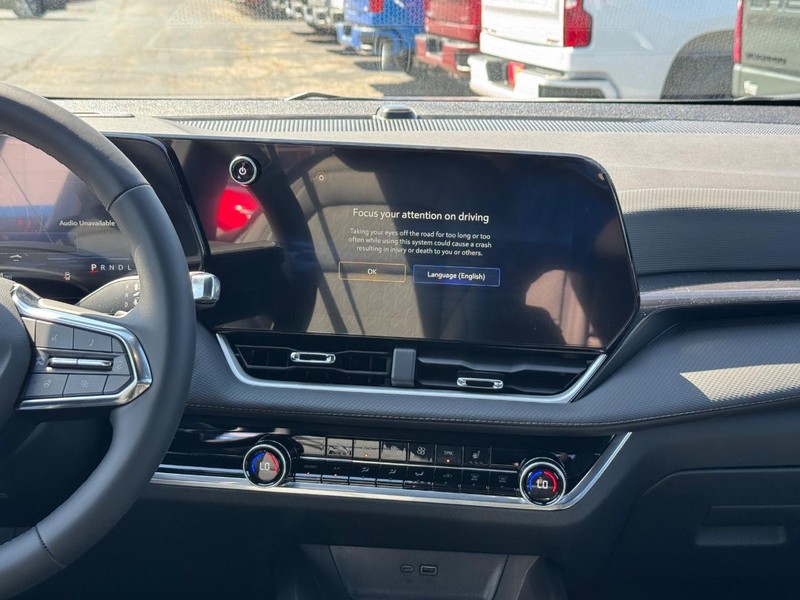 Chevrolet Equinox Vehicle Full-screen Gallery Image 8