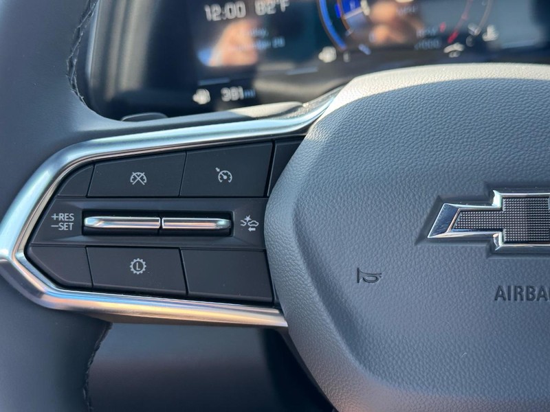 Chevrolet Equinox Vehicle Full-screen Gallery Image 13