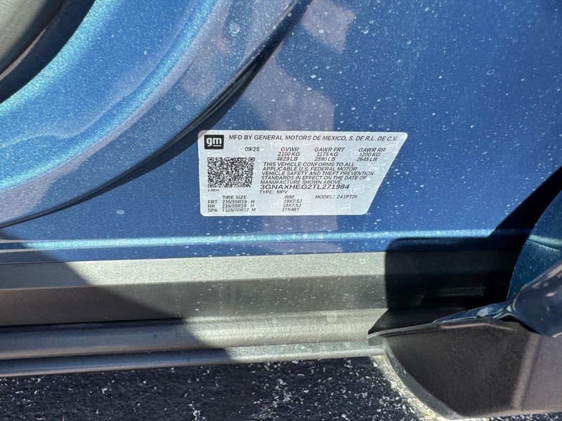 Chevrolet Equinox Vehicle Full-screen Gallery Image 17