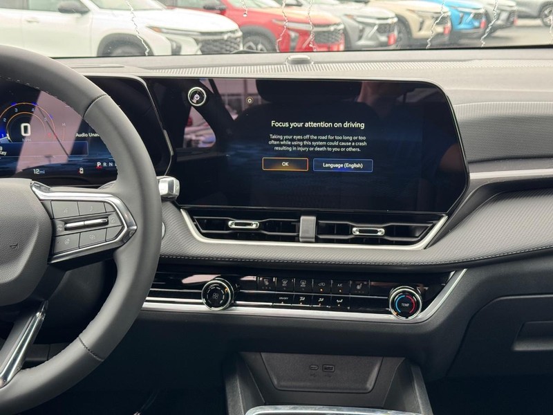 Chevrolet Equinox Vehicle Full-screen Gallery Image 8