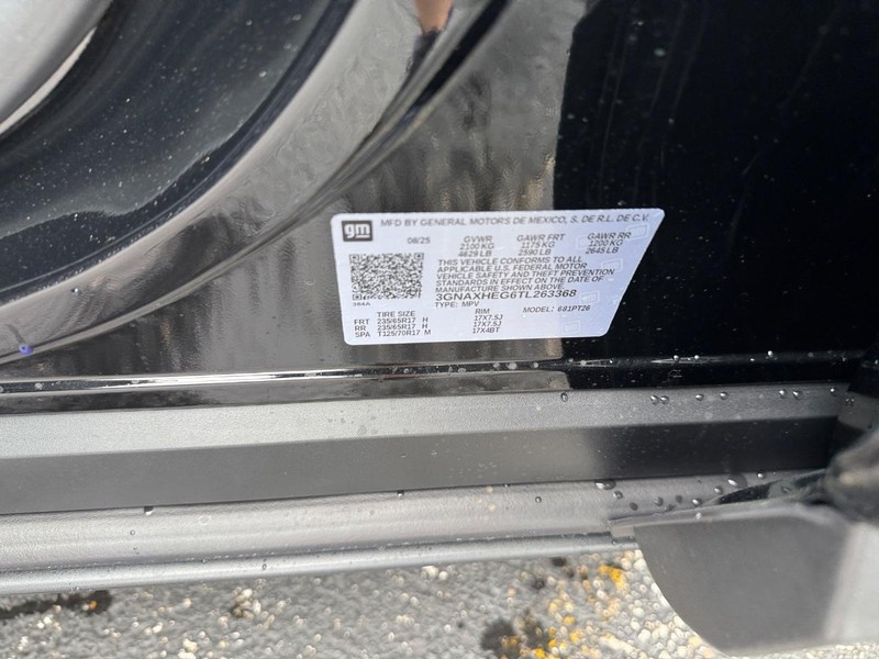 Chevrolet Equinox Vehicle Full-screen Gallery Image 17