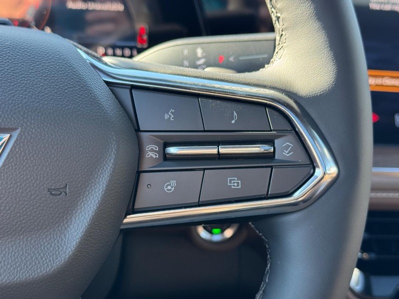 Chevrolet Suburban Vehicle Full-screen Gallery Image 19