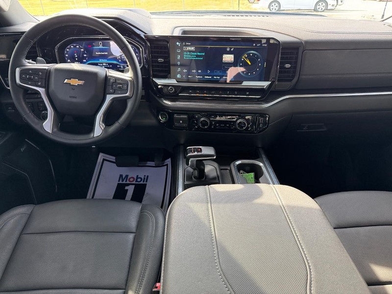 Chevrolet Silverado 1500 Vehicle Full-screen Gallery Image 11