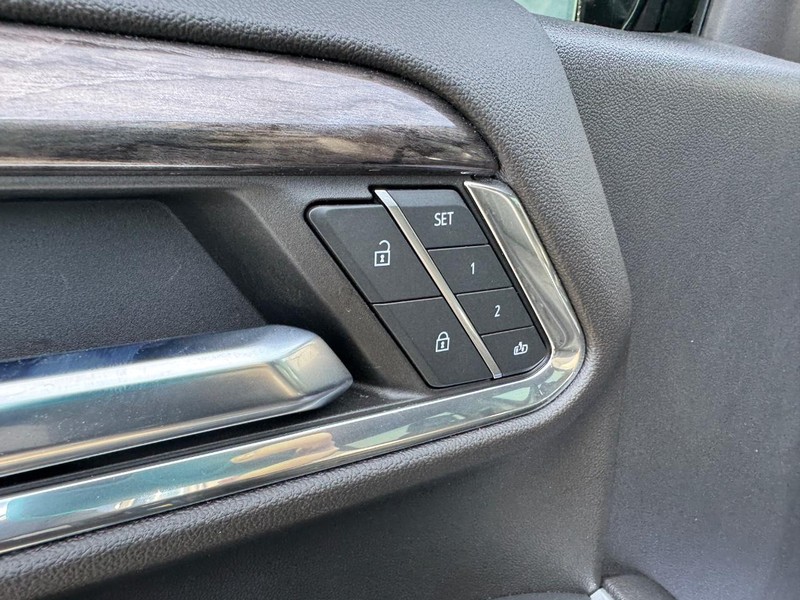 Chevrolet Silverado 1500 Vehicle Full-screen Gallery Image 17