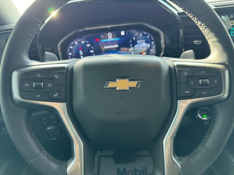 Chevrolet Silverado 1500 Vehicle Full-screen Gallery Image 18