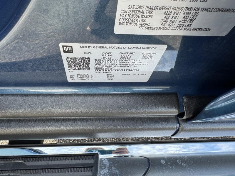 Chevrolet Silverado 1500 Vehicle Full-screen Gallery Image 24