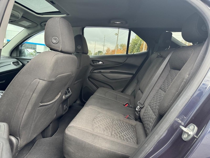 Chevrolet Equinox Vehicle Full-screen Gallery Image 10