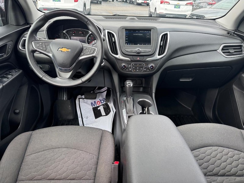 Chevrolet Equinox Vehicle Full-screen Gallery Image 12