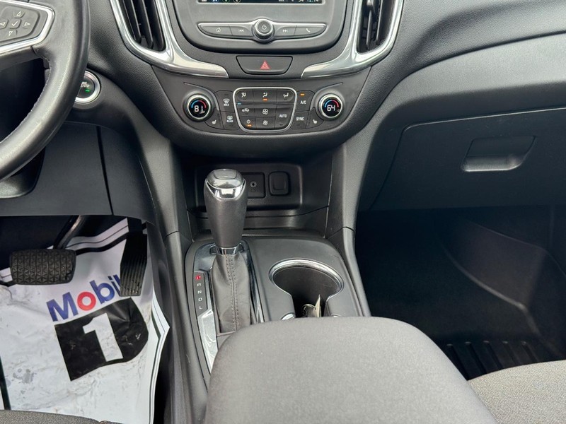 Chevrolet Equinox Vehicle Full-screen Gallery Image 15