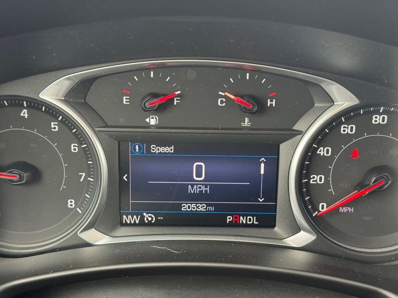 Chevrolet Equinox Vehicle Full-screen Gallery Image 23