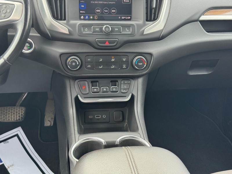 GMC Terrain Vehicle Full-screen Gallery Image 14