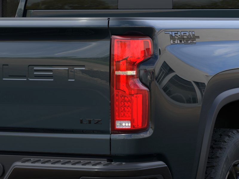 Chevrolet Silverado 2500HD Vehicle Full-screen Gallery Image 11